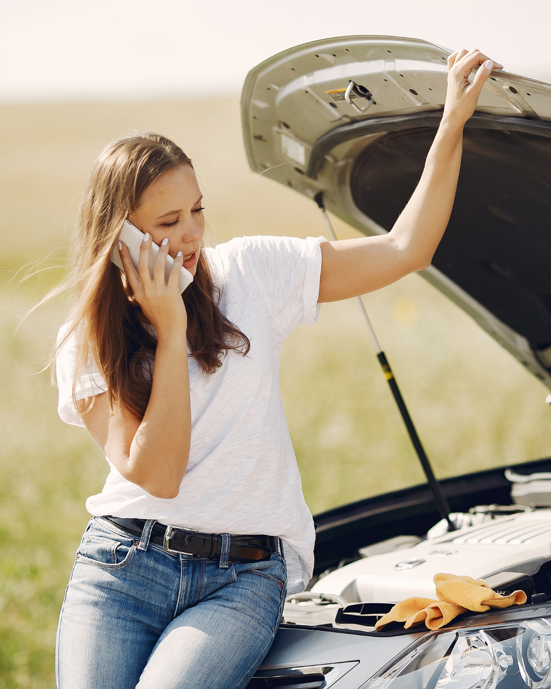 Roadside assistance in Manhattan helping a stranded car